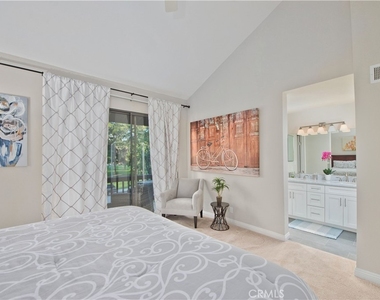 21820 Marylee Street - Photo Thumbnail 15