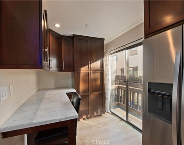 21820 Marylee Street - Photo Thumbnail 8