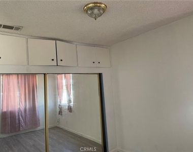 676 E 115th - Photo Thumbnail 4