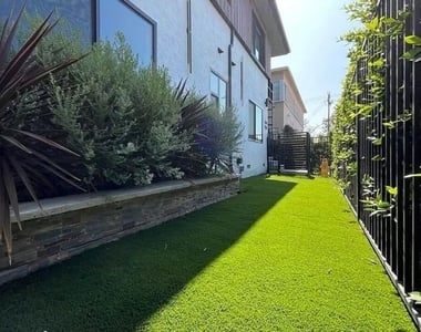 1444 S Crescent Heights Boulevard - Photo Thumbnail 8