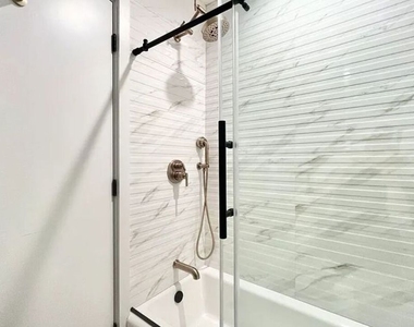 1444 S Crescent Heights Boulevard - Photo Thumbnail 5
