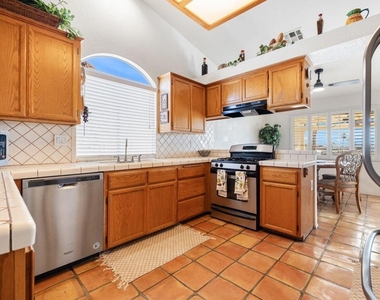 48638 Hepburn Drive - Photo Thumbnail 7