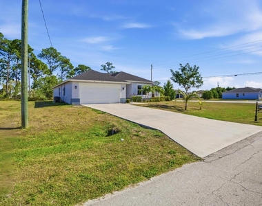 4593 Sw Sw Bradbury St Street - Photo Thumbnail 2