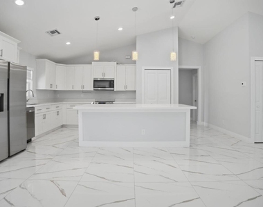 4593 Sw Sw Bradbury St Street - Photo Thumbnail 13
