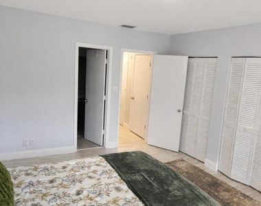 11596 Nw 45th Street - Photo Thumbnail 5