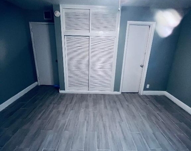 759 Caroline Avenue - Photo Thumbnail 4