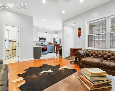 East 49th Street - Photo Thumbnail 28