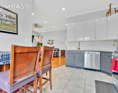 East 49th Street - Photo Thumbnail 23