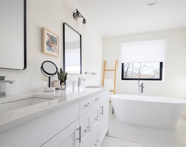 242 Maple Lane - Photo Thumbnail 9