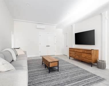 242 Maple Lane - Photo Thumbnail 14