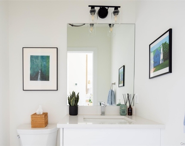 242 Maple Lane - Photo Thumbnail 7