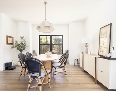 242 Maple Lane - Photo Thumbnail 2