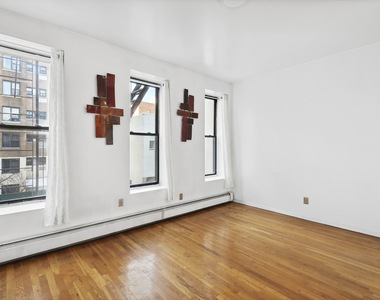 113 E 122nd Street - Photo Thumbnail 3