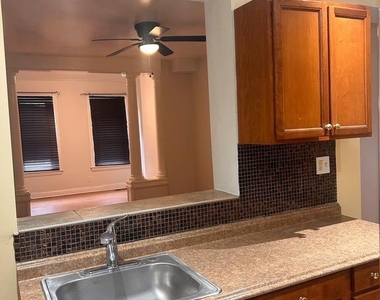 1308 W Lippincott Street - Photo Thumbnail 4