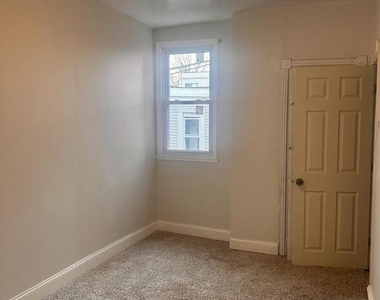 1308 W Lippincott Street - Photo Thumbnail 8