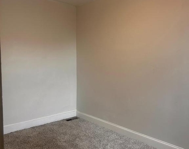 1308 W Lippincott Street - Photo Thumbnail 9