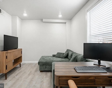 324 Darby Road - Photo Thumbnail 5