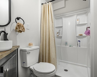 324 Darby Road - Photo Thumbnail 9