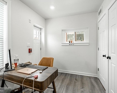324 Darby Road - Photo Thumbnail 6