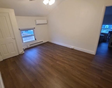 403 Pennington Avenue - Photo Thumbnail 1