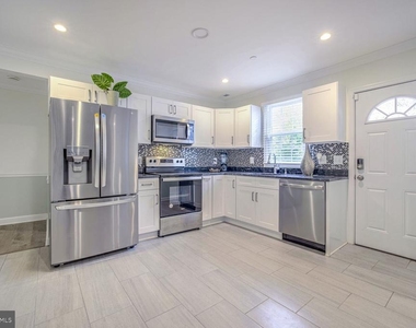 14911 New Hampshire Avenue - Photo Thumbnail 7