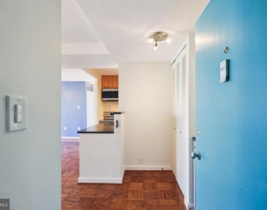 1301 Delaware Avenue Sw - Photo Thumbnail 2