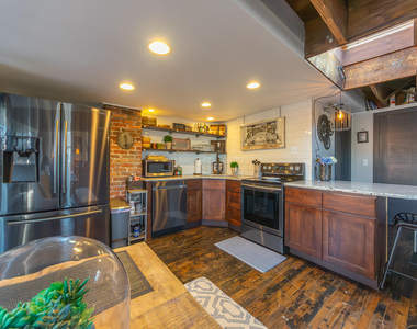 104 W Main Street - Photo Thumbnail 7