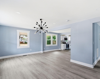 313 Park Avenue W - Photo Thumbnail 10