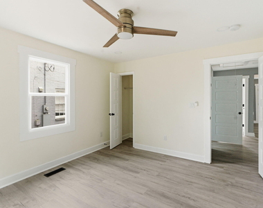 313 Park Avenue W - Photo Thumbnail 26