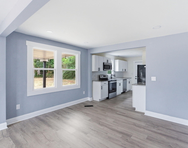 313 Park Avenue W - Photo Thumbnail 12