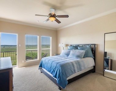 970 Parkview Dr - Photo Thumbnail 3