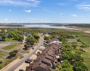 970 Parkview Dr - Photo Thumbnail 32