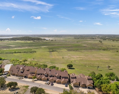 970 Parkview Dr - Photo Thumbnail 29