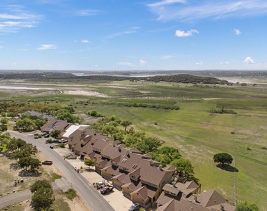 970 Parkview Dr - Photo Thumbnail 30