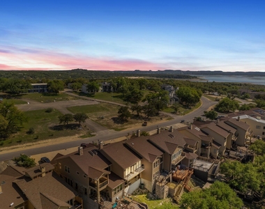 970 Parkview Dr - Photo Thumbnail 1
