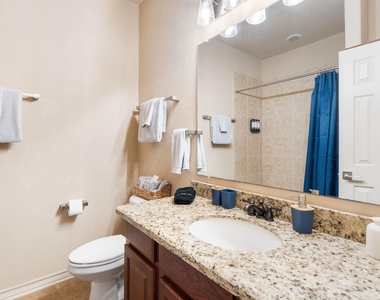970 Parkview Dr - Photo Thumbnail 26