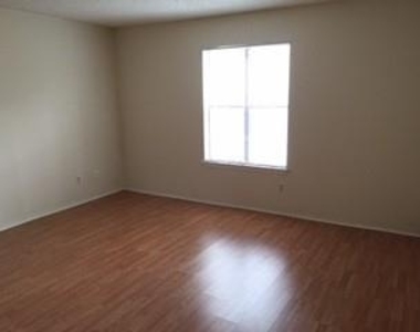1203 W 49th St - Photo Thumbnail 2