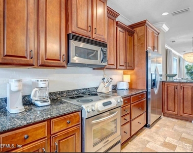 905 2nd Street N - Photo Thumbnail 22
