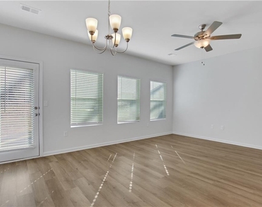 102 Jaxton Street - Photo Thumbnail 12