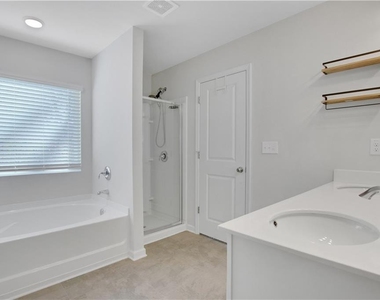 102 Jaxton Street - Photo Thumbnail 24