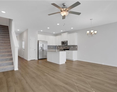 102 Jaxton Street - Photo Thumbnail 14