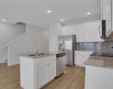 102 Jaxton Street - Photo Thumbnail 9