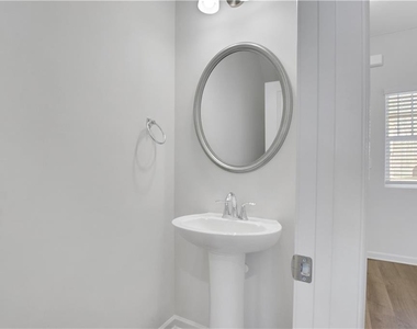 102 Jaxton Street - Photo Thumbnail 16