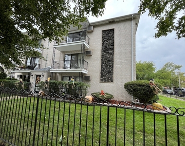 1601 Downs Drive - Photo Thumbnail 2