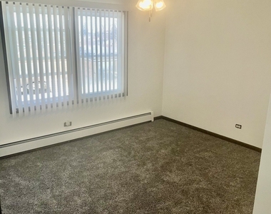 1601 Downs Drive - Photo Thumbnail 17