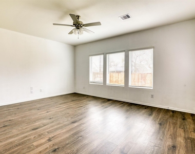 420 Magnolia Street - Photo Thumbnail 7