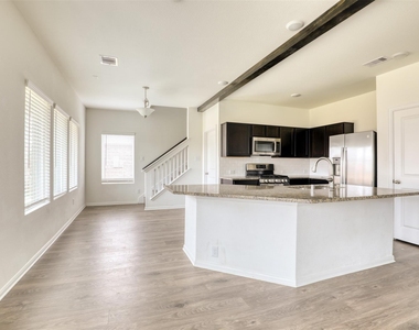 420 Magnolia Street - Photo Thumbnail 4