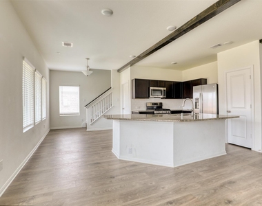 420 Magnolia Street - Photo Thumbnail 6