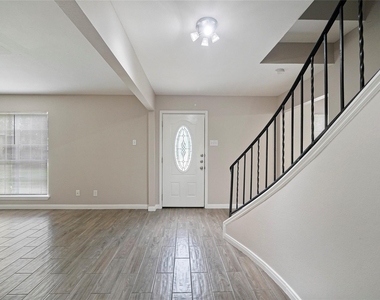 643 Ames Street - Photo Thumbnail 3