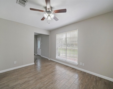 643 Ames Street - Photo Thumbnail 9